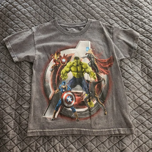8 Boy T-Shirts - Picture 4 of 12